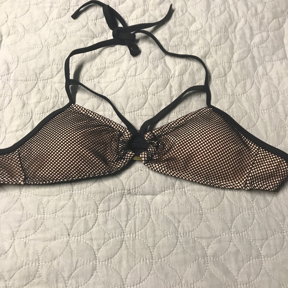 Bikini - Picture 3 of 6